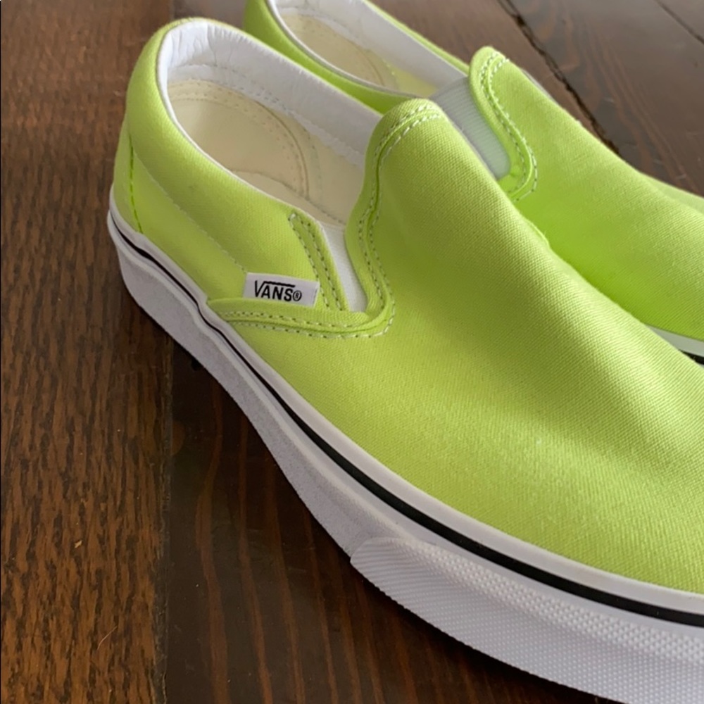 Didnt fit...say women’s 7 but a 6 - Picture 2 of 5